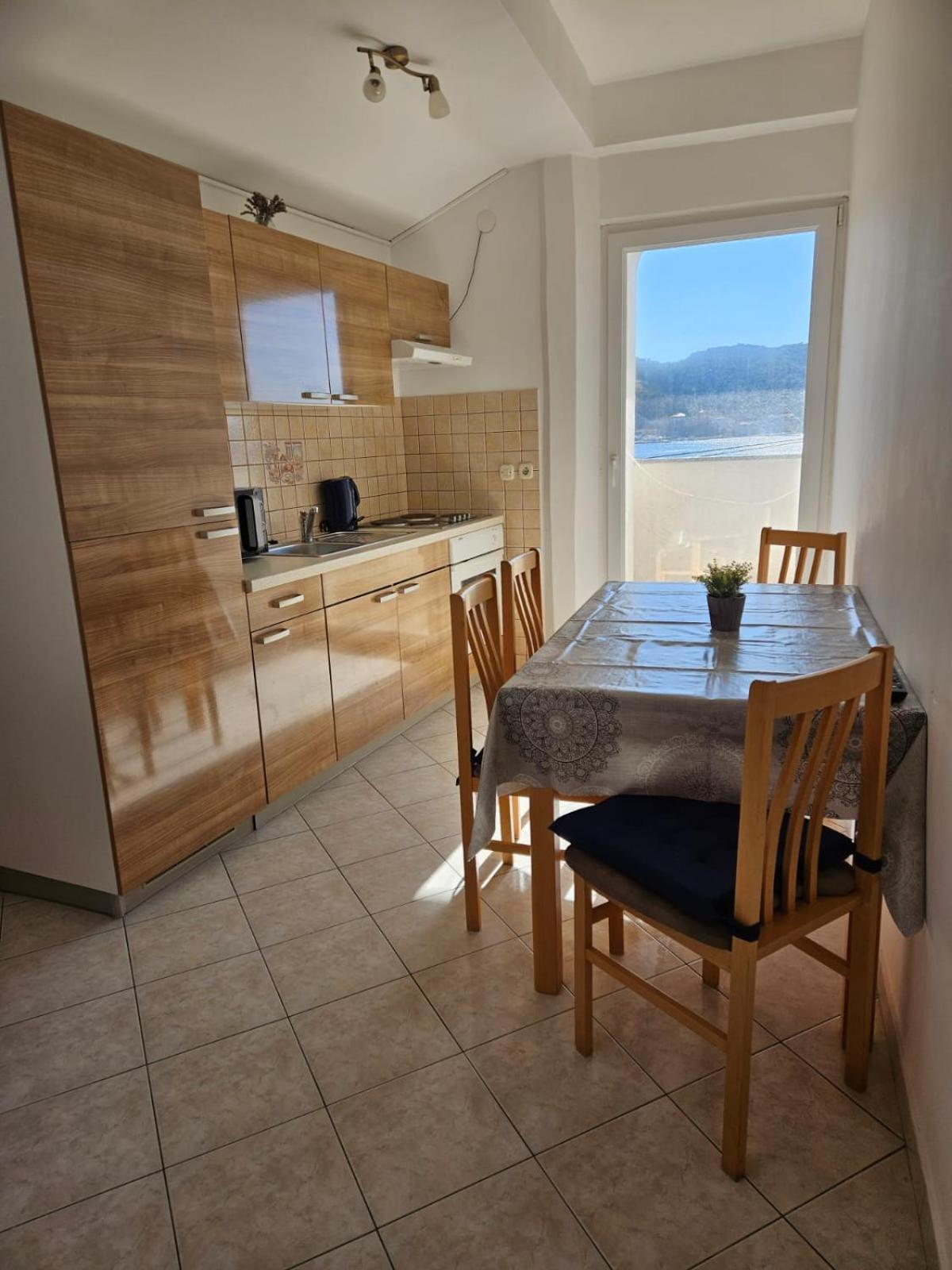 Pljesa Apartments Supetarska Draga Pokoj fotografie